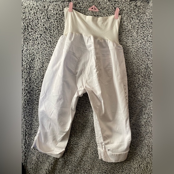 - NWT Women’s Maternity Crossover White Cropped Jeans Size 2X - Picture 13 of 14